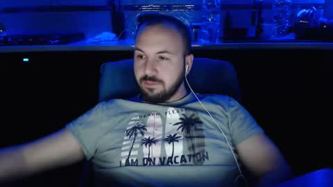 Julian online show from 04/17/26, 09:51