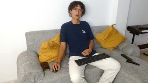 Snapshot of nickolas_moon chatting on 09/18/25, 02:08 Nickolas Muoz online show from 09/18/25, 02:08