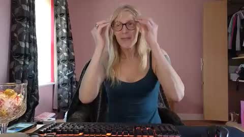 nicktuuk online show from 04/16/26, 04:30