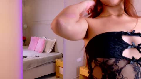 Snapshot of nicky_belmonth chatting on 11/25/25, 11:32 nicky_belmonth online show from 11/25/25, 11:32