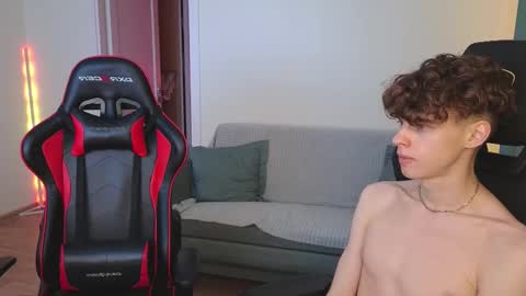 Snapshot of nicky_mart chatting on 03/02/25, 03:02 Nicki Danny online show from 03/02/25, 03:02