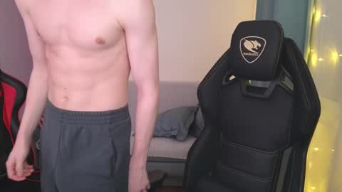 Snapshot of nicky_mart chatting on 03/05/25, 05:29 Nicki Danny online show from 03/05/25, 05:29