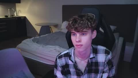 Snapshot of nicky_mart chatting on 10/10/25, 05:34 Nicki Danny online show from 10/10/25, 05:34