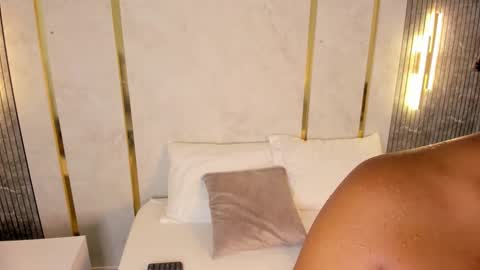 Nicky  online show from 11/11/25, 02:33