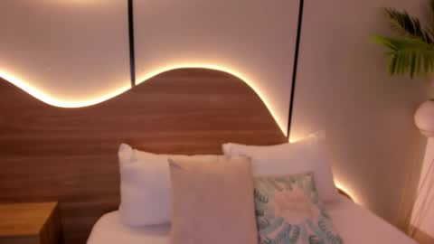 Nicky  online show from 12/20/25, 03:02