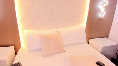 Nicky  online show from 12/23/25, 02:31