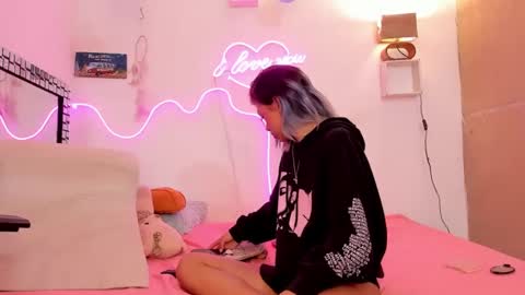 nicky_teem online show from 12/20/24, 09:54