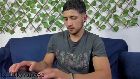 Snapshot of nicky_vance chatting on 01/18/25, 11:22 nicky online show from 01/18/25, 11:22