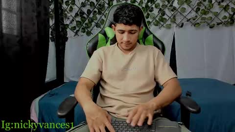 Snapshot of nicky_vance chatting on 09/20/25, 07:26 nicky online show from 09/20/25, 07:26