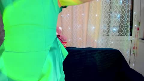 Nicky Weekends online show from 12/31/24, 05:51