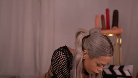 Snapshot of nickybennz chatting on 09/30/25, 05:40 Nicky online show from 09/30/25, 05:40