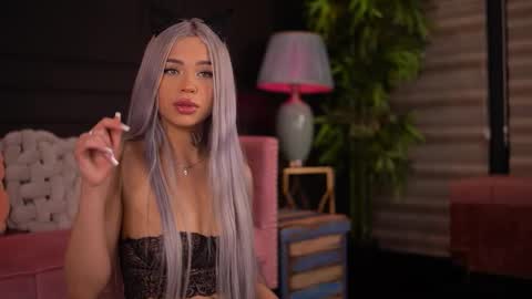 Snapshot of nickybennz chatting on 10/31/25, 07:04 Nicky online show from 10/31/25, 07:04