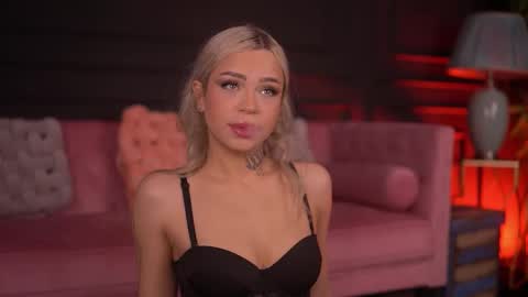 Nicky online show from 11/22/25, 07:02