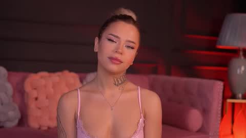 Snapshot of nickybennz chatting on 12/14/25, 07:29 Nicky online show from 12/14/25, 07:29