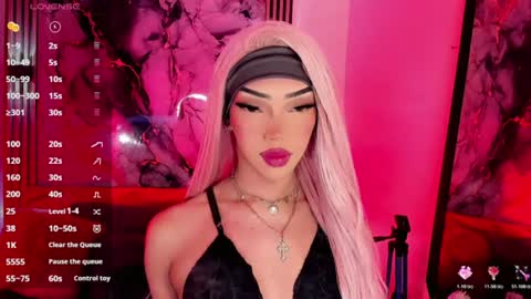 Snapshot of nickynoa chatting on 07/15/26, 02:39 Nicky online show from 07/15/26, 02:39