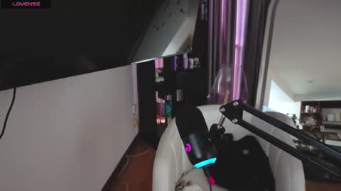 Nicky online show from 09/27/25, 09:09