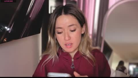 Nicky online show from 12/19/25, 04:14