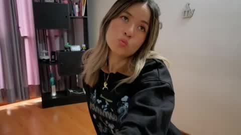 Nicky online show from 04/06/26, 04:30