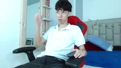 Snapshot of nico_fox723 chatting on 12/16/25, 06:35 nico online show from 12/16/25, 06:35