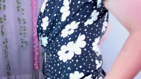 Snapshot of nico_lette_ chatting on 02/15/25, 06:12 Nico online show from 02/15/25, 06:12