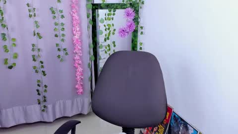 Snapshot of nico_lette_ chatting on 02/20/25, 05:55 Nico online show from 02/20/25, 05:55