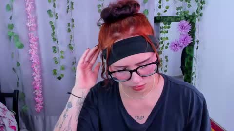 Snapshot of nico_lette_ chatting on 02/21/25, 04:40 Nico online show from 02/21/25, 04:40