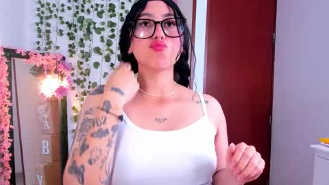 Snapshot of nico_lette_ chatting on 09/29/25, 12:05 Nico online show from 09/29/25, 12:05