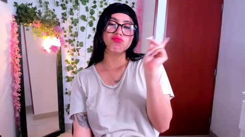 Snapshot of nico_lette_ chatting on 10/06/25, 11:35 Nico online show from 10/06/25, 11:35