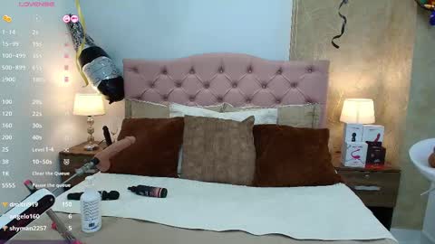 Nicol Alvarez online show from 03/08/25, 06:43