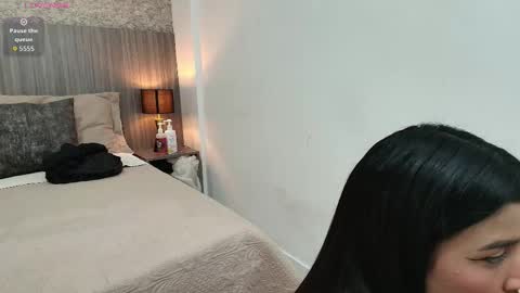 Nicol Alvarez online show from 11/09/25, 07:56