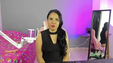 Nicol sanchez online show from 02/09/25, 09:47