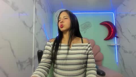 nicol_ross19 online show from 01/19/26, 02:37