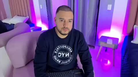 Snapshot of nicola_d_angelo chatting on 07/11/26, 08:44 nicola_d_angelo online show from 07/11/26, 08:44