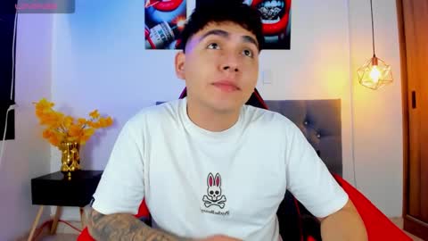 nicolas_james_sc online show from 10/20/25, 02:28