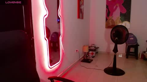 nicolas online show from 01/17/25, 02:08