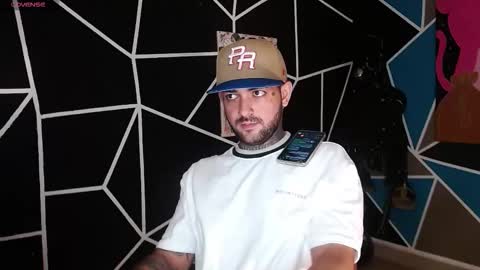 nicolas online show from 10/30/25, 02:24