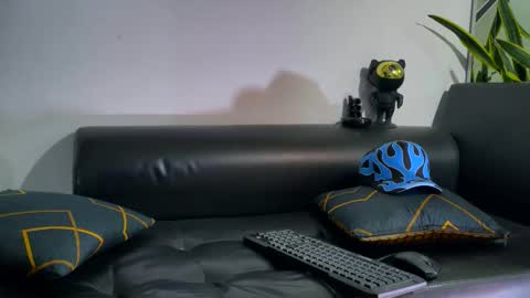 Nicolas online show from 11/02/25, 12:57