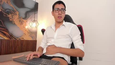 nicolasfine online show from 12/03/25, 01:31