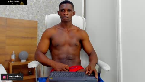 Snapshot of nicolaskan chatting on 12/15/24, 04:15 Nicolas online show from 12/15/24, 04:15