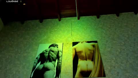 Snapshot of nicolaskan chatting on 02/26/25, 11:20 Nicolas online show from 02/26/25, 11:20