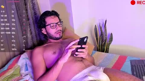 nicolasrodrii online show from 12/08/24, 11:19