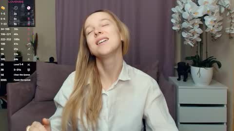 Nicoletta online show from 02/09/26, 07:51