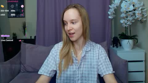 Nicoletta online show from 03/27/26, 06:40