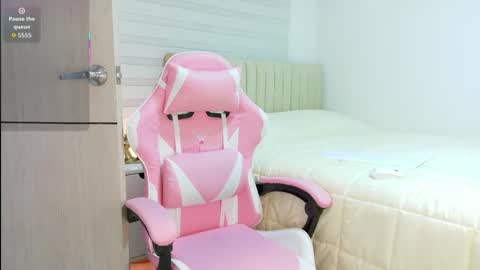 Nicol  online show from 10/06/25, 04:04