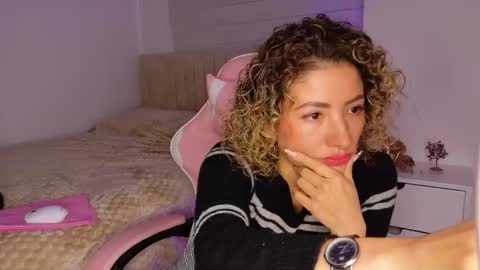 Snapshot of nicolblossom_ chatting on 11/21/25, 02:27 Nicol online show from 11/21/25, 02:27