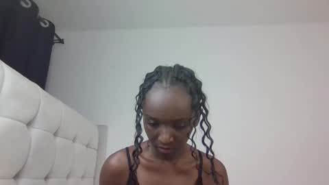 nicole161117 online show from 01/05/26, 06:55