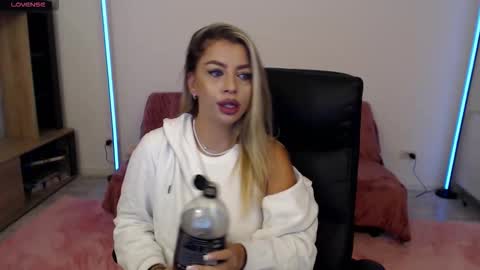 Nico online show from 10/04/25, 05:55