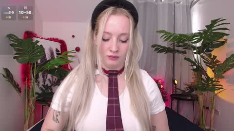 Snapshot of nicole__aniston__ chatting on 01/05/25, 10:10 Nicole online show from 01/05/25, 10:10