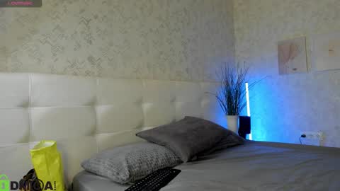 GMT7TueWedThSu 0300am-0900am. Sa 1000am-0400pm online show from 10/14/25, 08:20