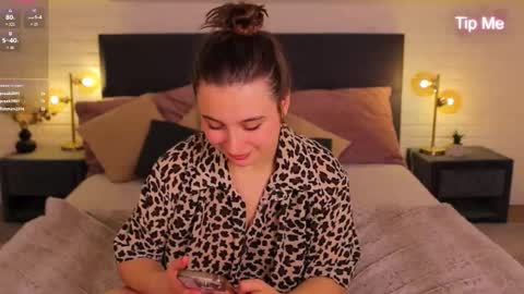 Nicole De Lux online show from 03/22/26, 07:39